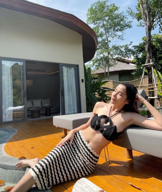 The sun is calling , the Summer has come.
Get ready for Summer like Khun @ginaa.24 in our Kloset Resort 24 Collection.  #klosetrs24
#klosetfillyourmindcollection