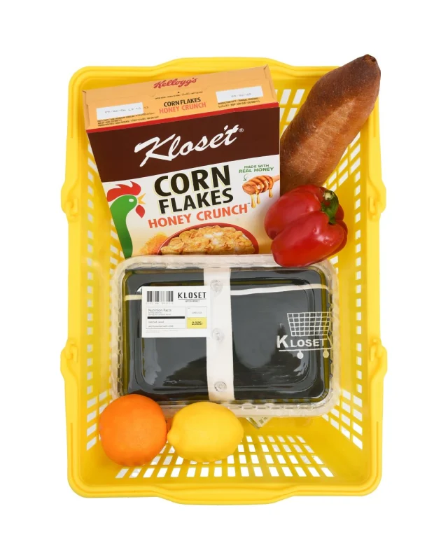Fresh produce meets fresh drop 🛒🍋🍞  #klosetLS25 #OnandOn