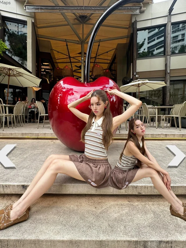 @gracekanklao wearing Collar Multi-Striped Tank Top and Shopper’s Mini Skirt.  #klosetLS25 #OnandOn