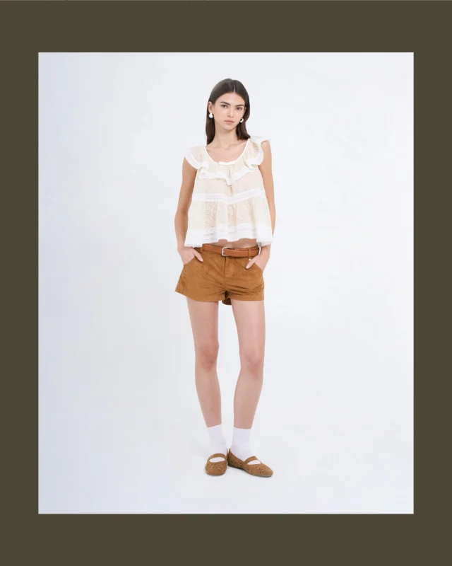 Paisley Frilled Cape Top — for slow days that still call for style.
Relaxed, easy, and quietly beautiful.  #KlosetAW25
#KlosetTheFundamentals