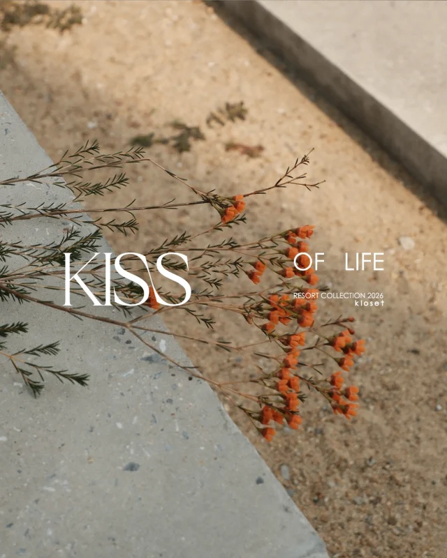 Every detail reflects the beauty of nature —
brought to life through warm earth tones, delicate embroidery, and soft textures that feel both timeless and effortless.  #KlosetRS26
#KlosetKissofLife