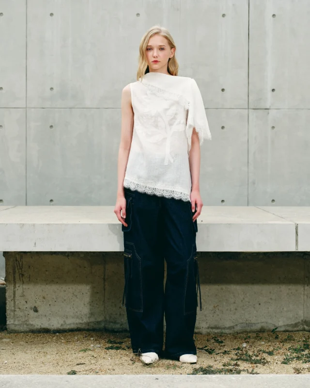 An interplay of softness and structure, made for now.  #KlosetRS26
#KlosetKissofLife