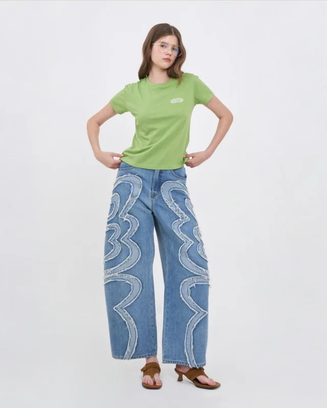 Adding something special to your everyday look.
A clean silhouette with playful denim details that quietly stand out.  #KlosetSS26
#KlosetLettingGo