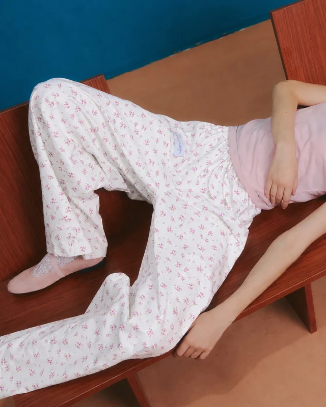 Pastel perfection starts here.
Meet Win Spirit Tee, styled with our signature Varsity Floral Pants for an effortlessly feminine look.  #KlosetLS26
#KlosetAtYourBest