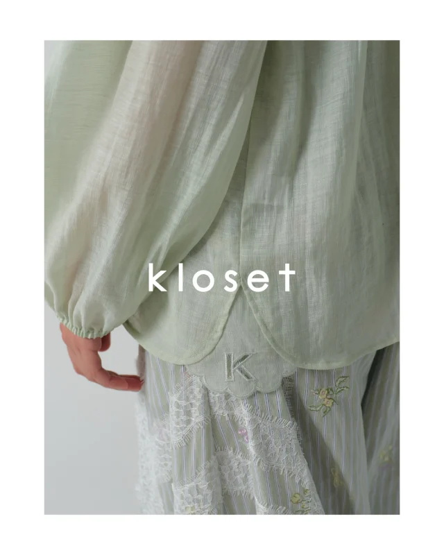 Hidden details, made to be discovered.
A closer look at the delicate lace, scalloped edges and intricate floral embroidery that make every piece uniquely Kloset.  #KlosetPF26
#KlosetICantStop