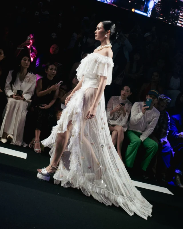All the highlight looks from Kloset Autumn/Winter 2026, unveiled at ELLE Fashion Week.  #KlosetAW26
#ELLEFashionWeek2026
#EFW26ATICONSIAM
#SeeYouAtTheTent
#ICONSIAM